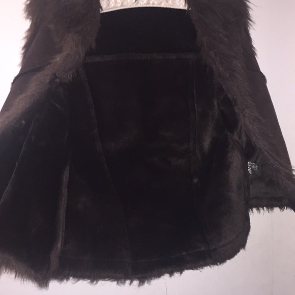 Chocolate brown faux suede vest w/faux fur lined - Picture 4 of 9